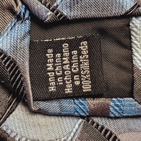 Crazy Horse ~ Geometric Necktie ~ Excellent Condition - Picture 5 of 6